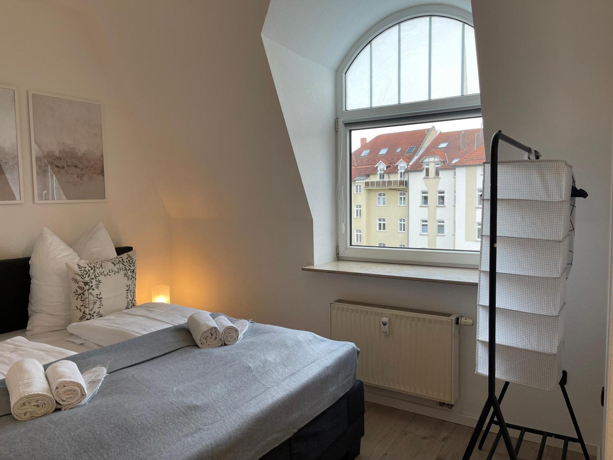Raha Apartments - Modernes Studio-Apartment - Hbf - Gratis Parkplatz Erfurt Ngoại thất bức ảnh