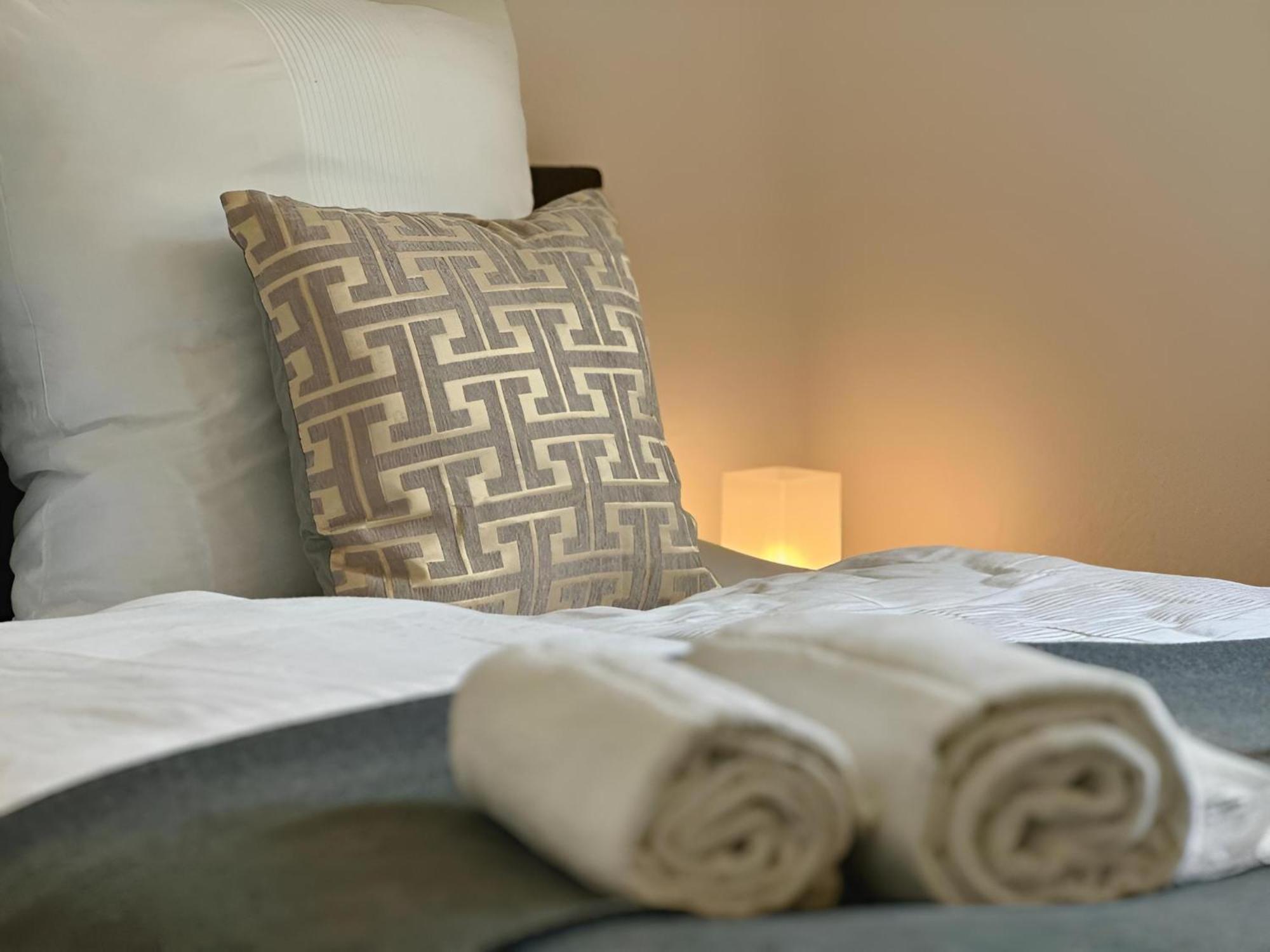 Raha Apartments - Modernes Studio-Apartment - Hbf - Gratis Parkplatz Erfurt Ngoại thất bức ảnh