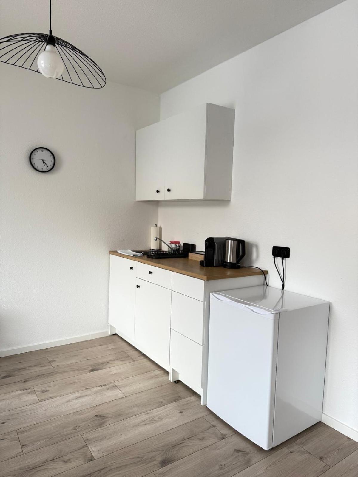 Raha Apartments - Modernes Studio-Apartment - Hbf - Gratis Parkplatz Erfurt Ngoại thất bức ảnh