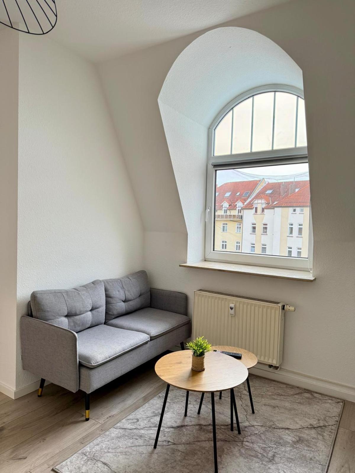 Raha Apartments - Modernes Studio-Apartment - Hbf - Gratis Parkplatz Erfurt Ngoại thất bức ảnh