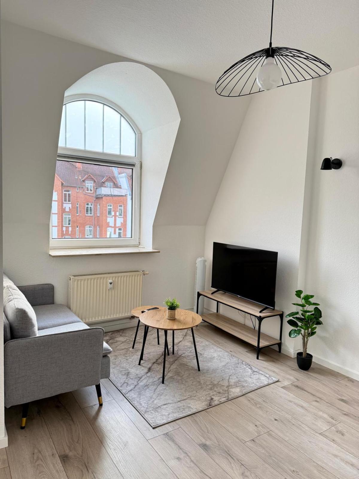 Raha Apartments - Modernes Studio-Apartment - Hbf - Gratis Parkplatz Erfurt Ngoại thất bức ảnh