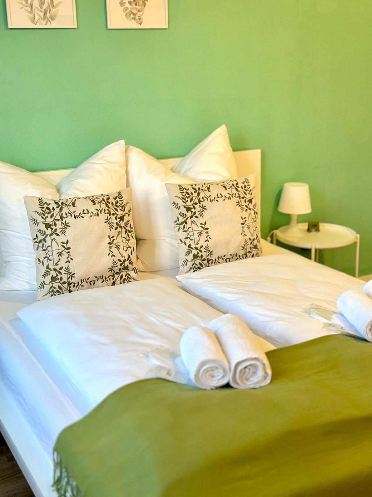 Raha Apartments - Modernes Studio-Apartment - Hbf - Gratis Parkplatz Erfurt Ngoại thất bức ảnh