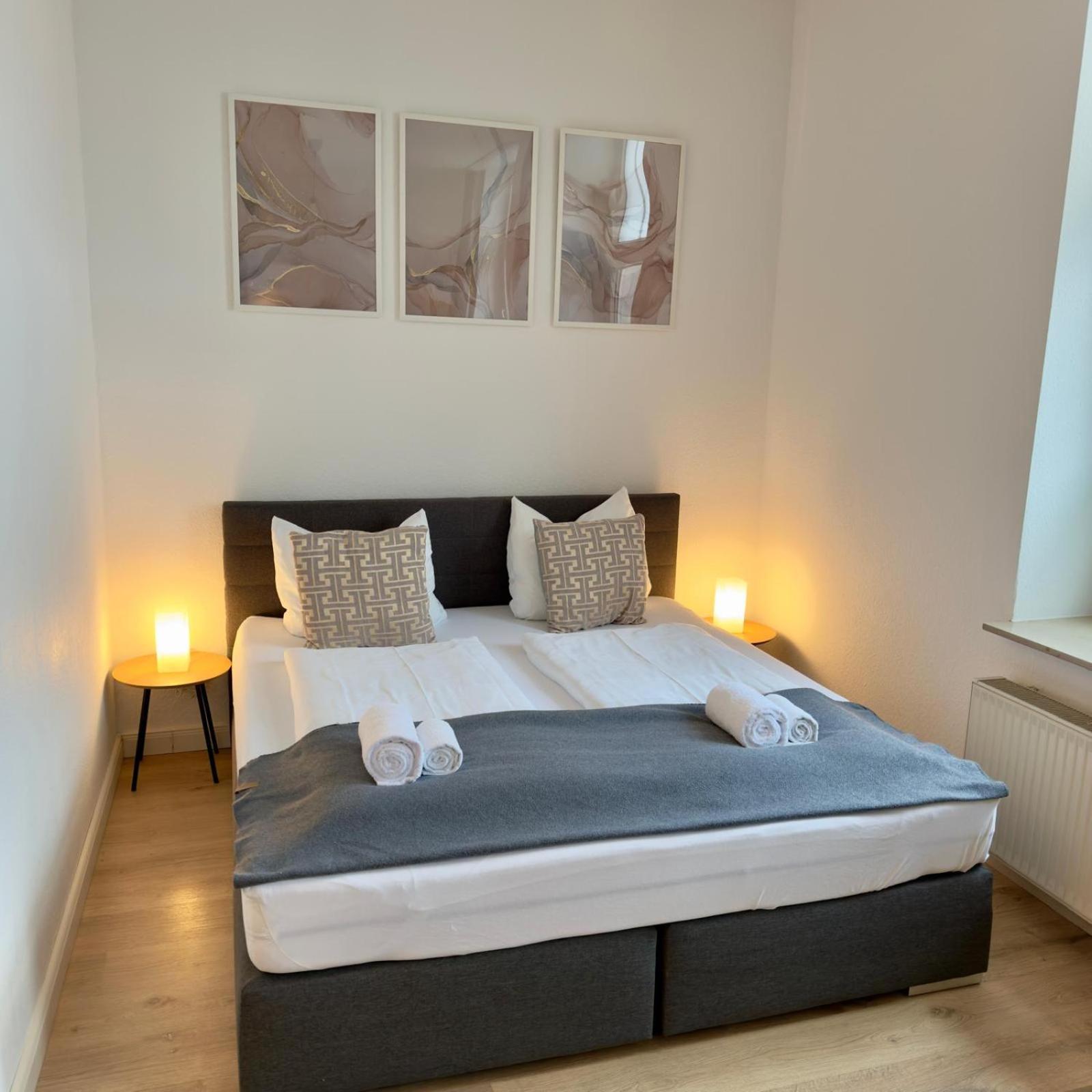 Raha Apartments - Modernes Studio-Apartment - Hbf - Gratis Parkplatz Erfurt Ngoại thất bức ảnh